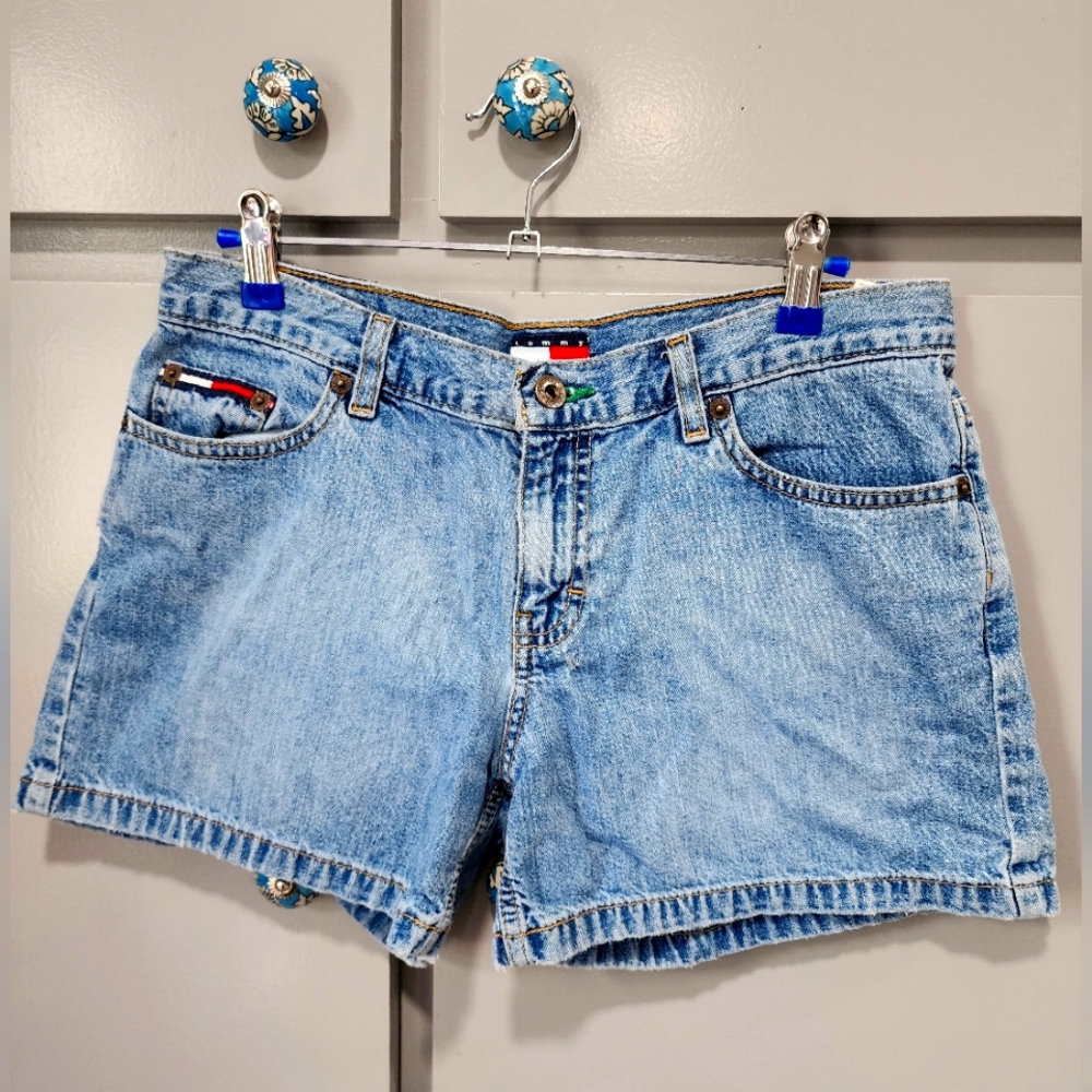 Vintage Tommy Hilfiger Women's Blue Denim Shorts